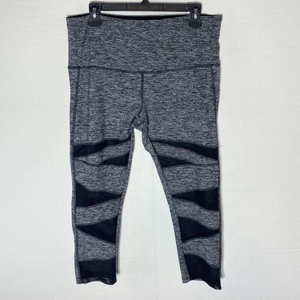 5/$25 Vogo Athletica Grey Mid Rise Cropped Leggings With Black Mesh Cutouts L